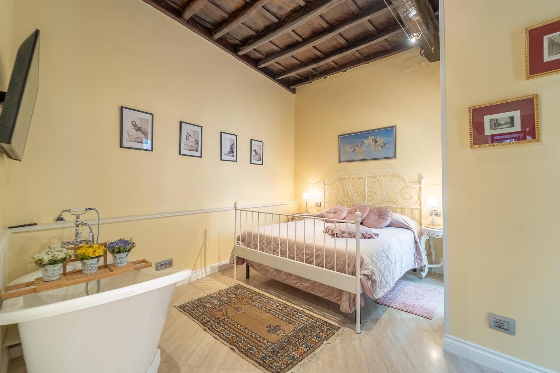 Appartement Secret Luxury Retreat In The Heart Of The Ghetto By Houseeds *